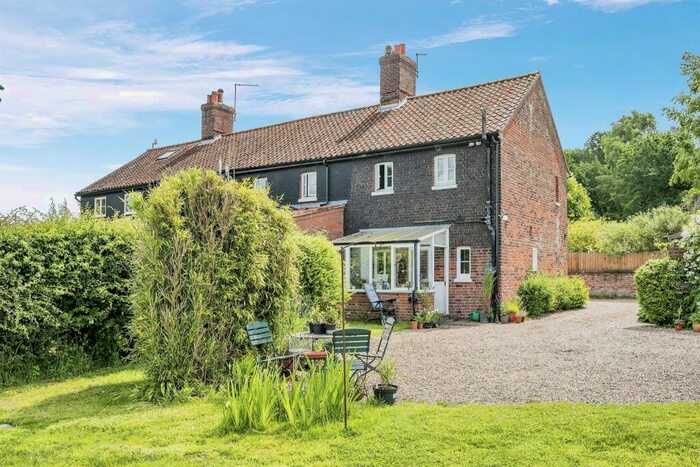 2 Bedroom Character Property For Sale In The Loke, Oulton, Norwich, NR11