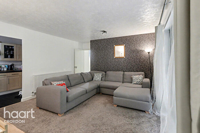 1 Bedroom Block Of Apartments For Sale In Hillside Road, Whyteleafe, CR3