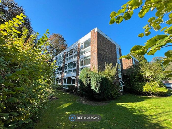 2 Bedroom Flat To Rent In Shaw Close, Ottershaw, Chertsey, KT16