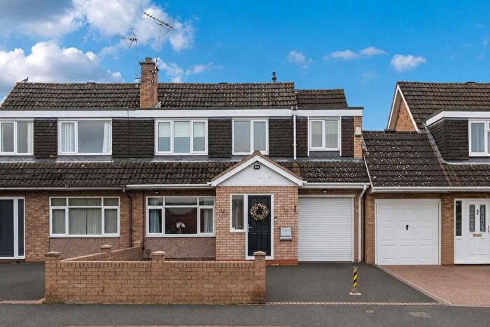 4 Bedroom Semi Detached House For Sale In Willowfield Drive, Kidderminster, DY11