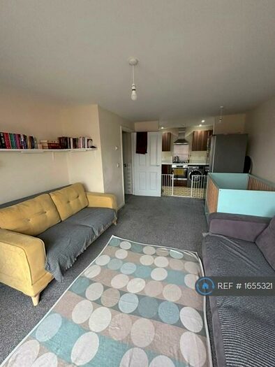 2 Bedroom Flat To Rent In Onyx Crescent, Leicester, LE4