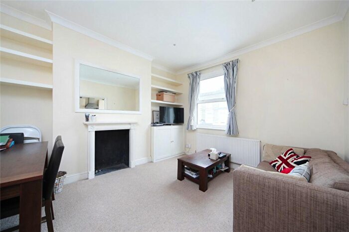 1 Bedroom Flat To Rent In Brussels Road, Battersea, SW11