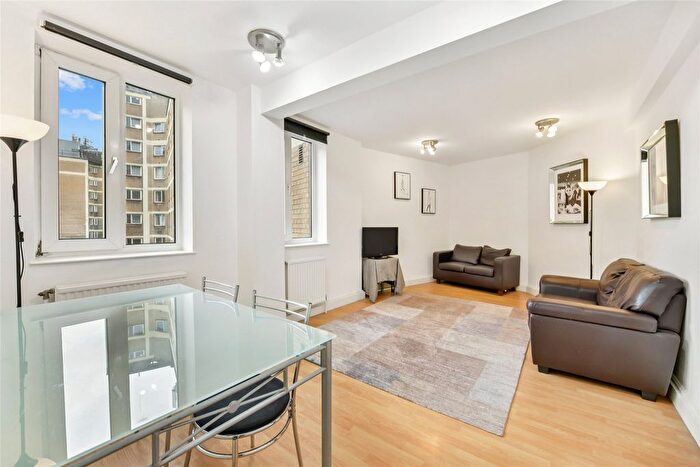 2 Bedroom Flat To Rent In Chelsea Cloisters, Sloane Avenue, London, SW3