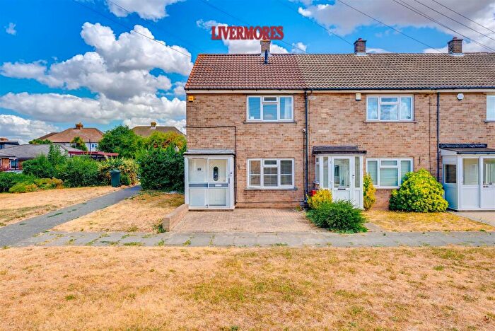 2 Bedroom End Of Terrace House For Sale In Queens Gardens, Dartford, DA2