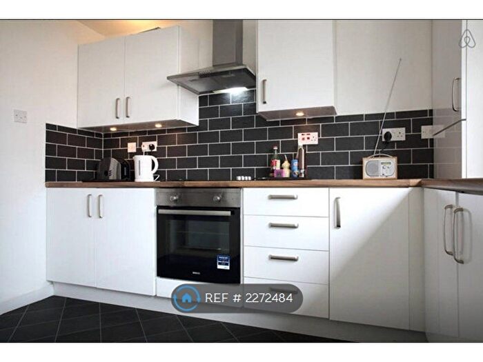 2 Bedroom Flat To Rent In Southhouse Square, Edinburgh, EH17