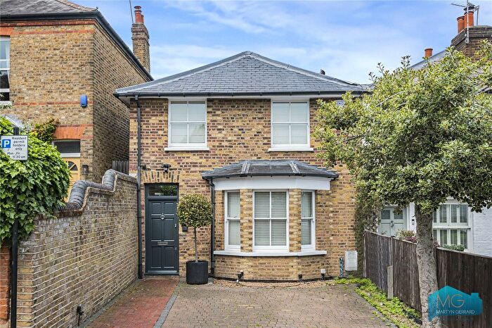 3 Bedroom Detached House For Sale In Wades Hill, London, N21