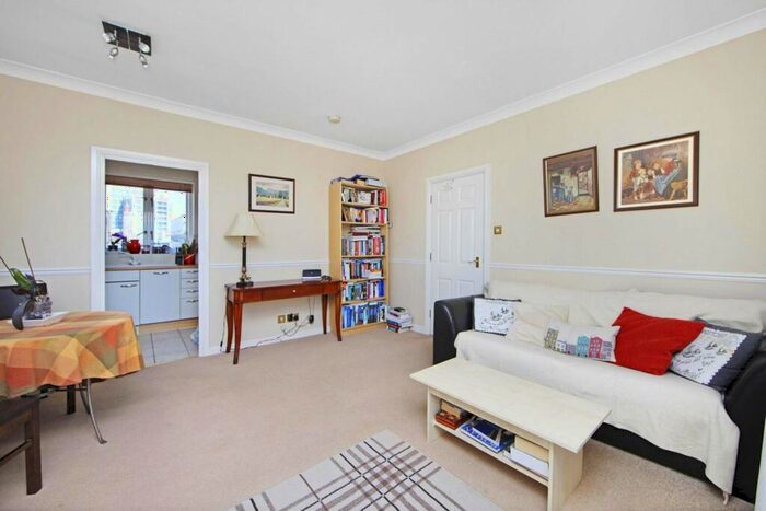 1 Bedroom Flat To Rent In Island Row, Limehouse, London, E14