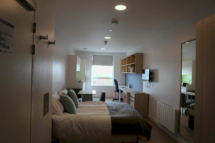 Studio To Rent In Middle Street, Southsea, PO5