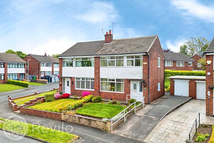 3 Bedroom Semi Detached House For Sale In Tomlinson Street, Rochdale, OL11