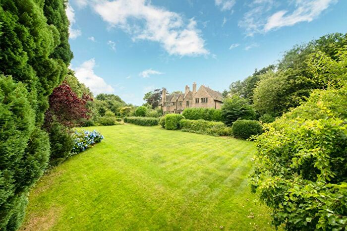 7 Bedroom Character Property For Sale In Arkenley Lane, Huddersfield, HD4