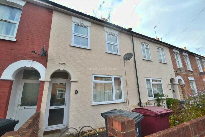 4 Bedroom Terraced House To Rent In Donnington Gardens, Reading, RG1