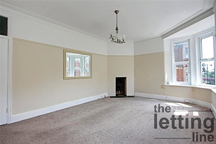 2 Bedroom Apartment To Rent In Windmill Hill, Enfield, Middlesex, EN2