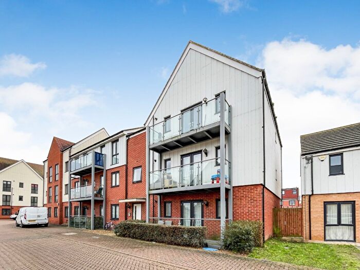 2 Bedroom Flat For Sale In Falcon Avenue, South Ockendon, Essex, RM15