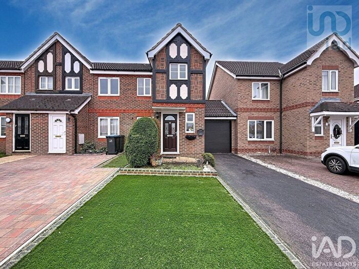 2 Bedroom Terraced House For Sale In Ridgeways, Harlow, CM17