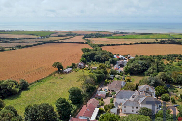 3 Bedroom Cottage For Sale In Brighstone, Isle Of Wight, PO30