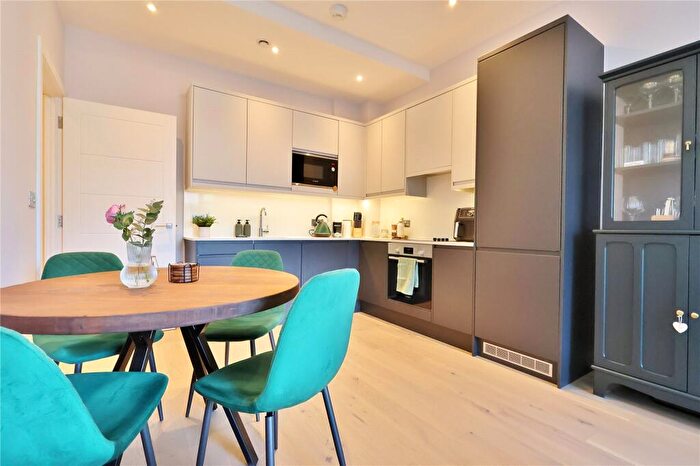1 Bedroom Apartment For Sale In Albert Drive, Sheerwater, Woking, Surrey, GU21