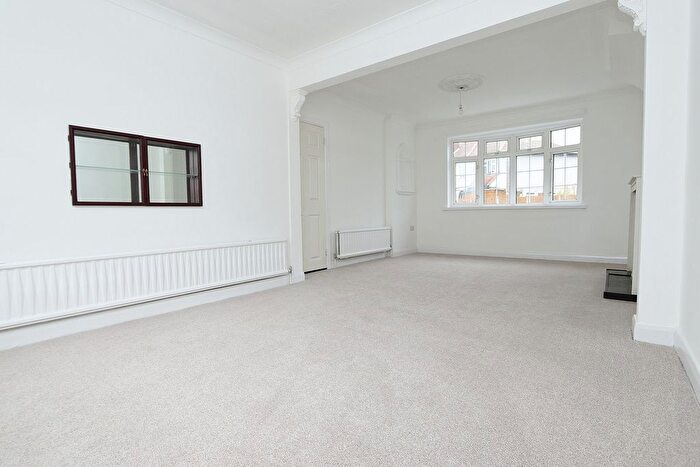 3 Bedroom Semi-Detached House To Rent In Lowshoe Lane, Romford, RM5