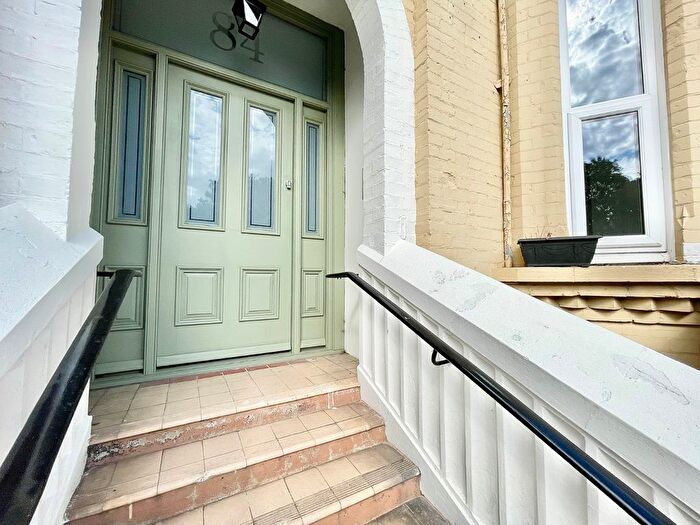 1 Bedroom Flat To Rent In High Street, Broadstairs, Kent, CT10