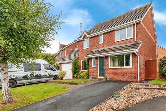 4 Bedroom Detached House For Sale In Moss Mead, Chippenham, SN14