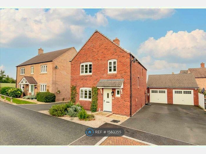 4 Bedroom Detached House To Rent In Roman View, Deanshanger, Milton Keynes, MK19