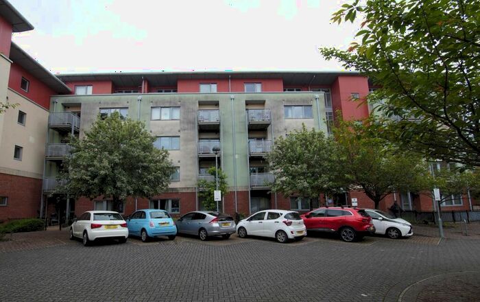 1 Bedroom Flat To Rent In Ducrow Court, Backfields, St Pauls, Bristol, BS2