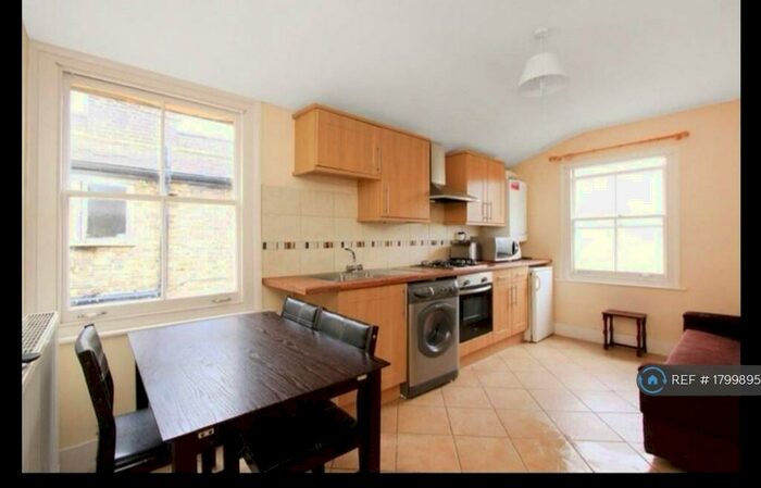 2 Bedroom Flat To Rent In Trehurst Street, London, E5