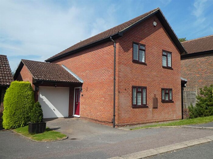 4 Bedroom Detached House To Rent In Anthorne Close, Potters Bar, EN6