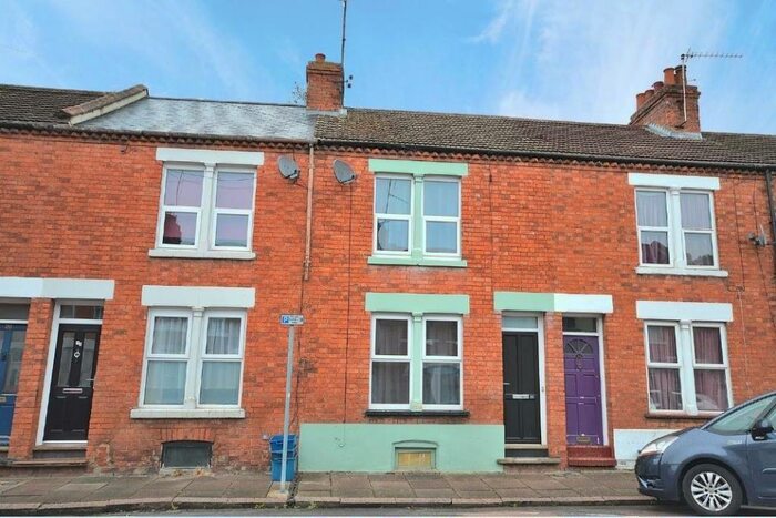 2 Bedroom House To Rent In Victoria Gardens, Northampton, NN1