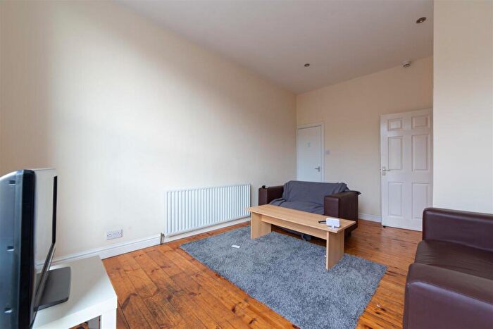 4 Bedroom Apartment To Rent In £.pppw - Osborne Road, Jesmond, Newcastle Upon Tyne, NE2