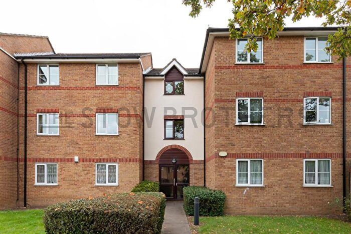1 Bedroom Flat To Rent In Beaufort Close, London, E4