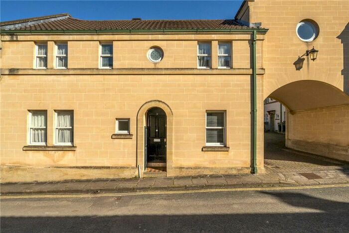 2 Bedroom End Of Terrace House To Rent In Circus Mews, Bath, Somerset, BA1
