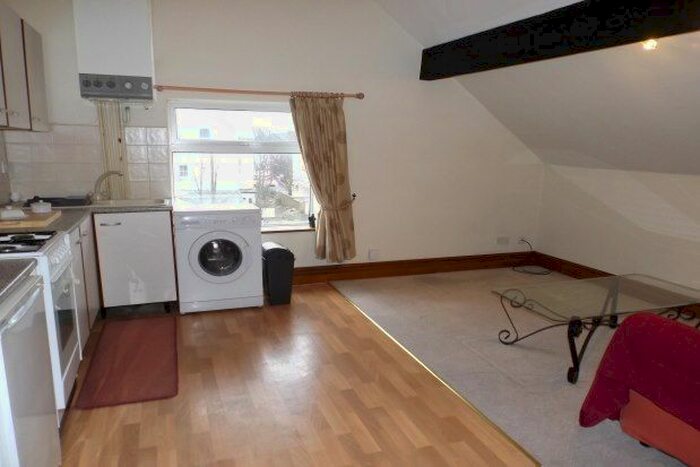 1 Bedroom Flat To Rent In St. Andrews Road South, Lytham St. Annes, FY8