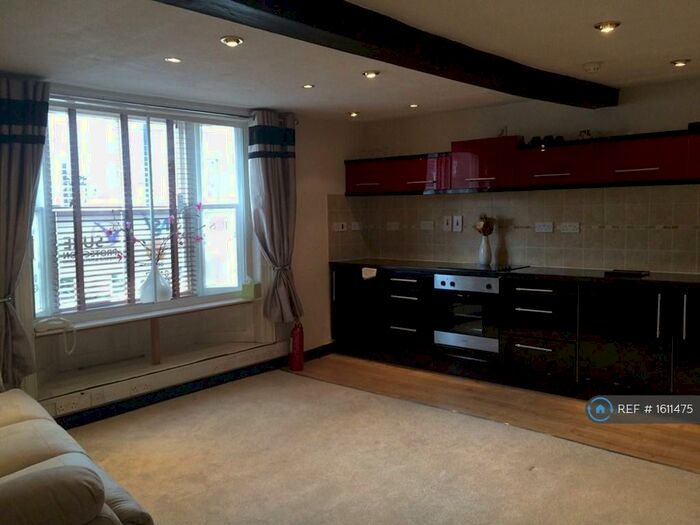 Studio To Rent In Watling Street East, Towcester, NN12