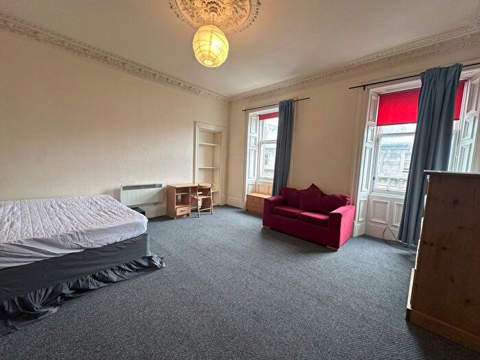 3 Bedroom Flat To Rent In Commercial Street, Dundee, DD1