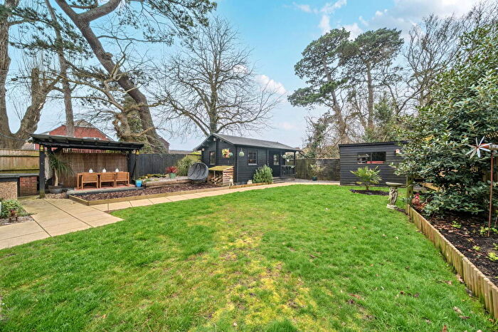 6 Bedroom Semi-Detached House For Sale In Aldwick Road, Aldwick, West Sussex, PO21