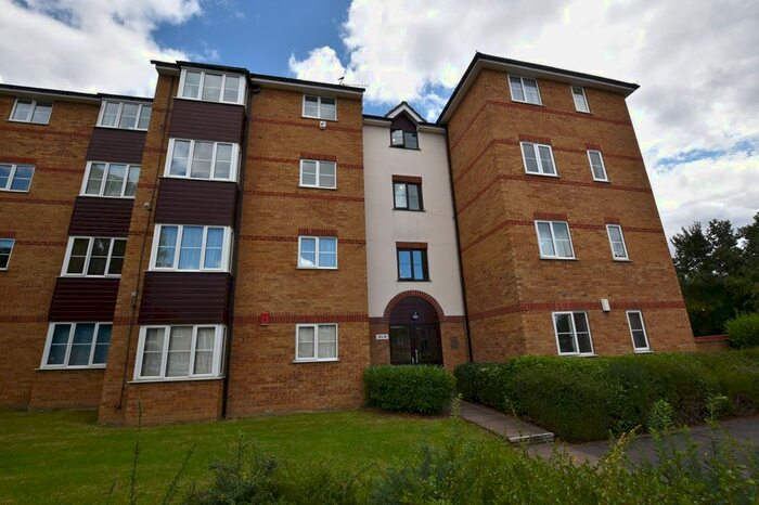 1 Bedroom Flat To Rent In Thurlow Close, London, E4