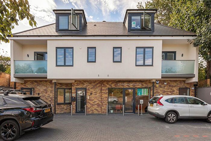 2 Bedroom Flat To Rent In Princes Road, Kew, Richmond, Surrey, TW9