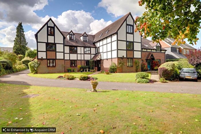 3 Bedroom Flat For Sale In Peppard Road, Sonning Common, South Oxfordshire, RG4