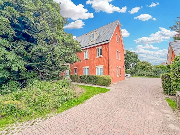 2 Bedroom Flat For Sale In Temple Way, Rayleigh, SS6