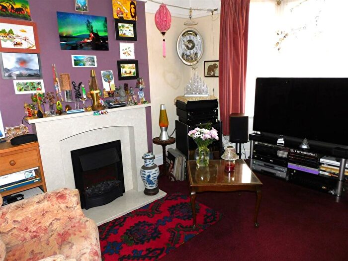 3 Bedroom End Of Terrace House For Sale In Highwell Road, Seaton, EX12