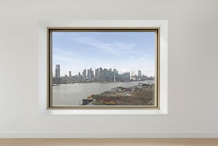 3 Bedroom Apartment To Rent In Deanston Building, Riverscape, London, E16