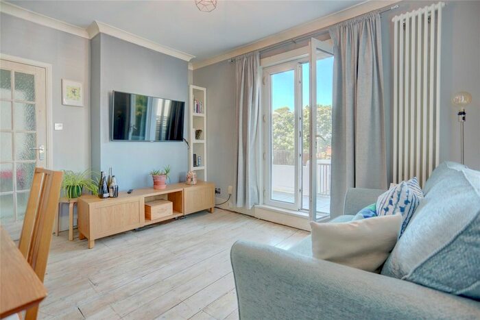 1 Bedroom Flat To Rent In Carlton Terrace, Portslade, East Sussex, BN41