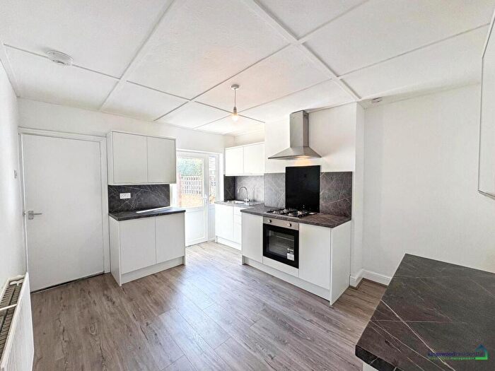 3 Bedroom House To Rent In Princes Street, Mansfield, NG18