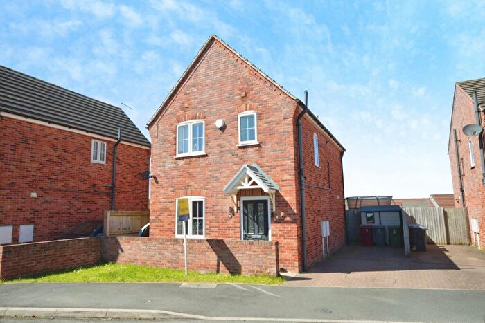 3 Bedroom House To Rent In Dunsil Close, Chesterfield, S44