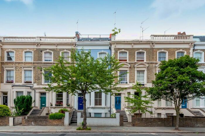 3 Bedroom Flat To Rent In Lancaster Road, London, W11