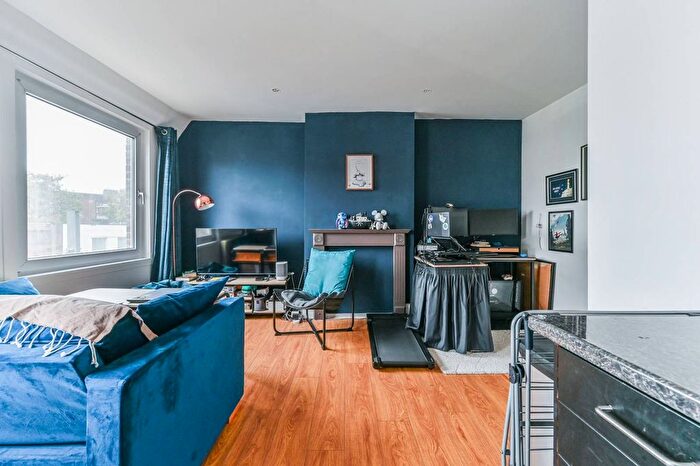 1 Bedroom Flat For Sale In Church Street, Central Croydon, Croydon, CR0