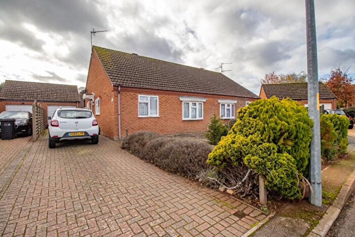 2 Bedroom Bungalow To Rent In Wiclewood Way, Dersingham, PE31