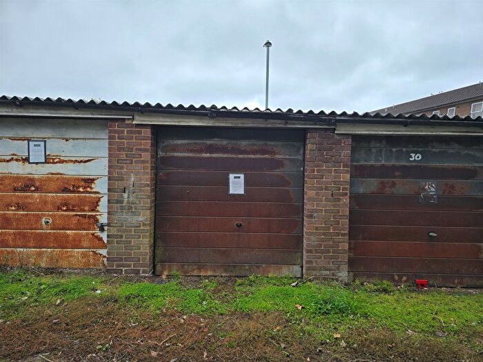 1 Bedroom Property For Sale In Linden Lea, Watford, WD25