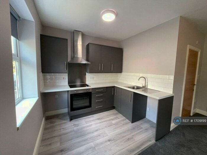1 Bedroom Flat To Rent In Himley Road, Dudley, DY1