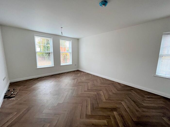 2 Bedroom Apartment To Rent In Kettering Road, Spinney Hill, Northampton, NN3